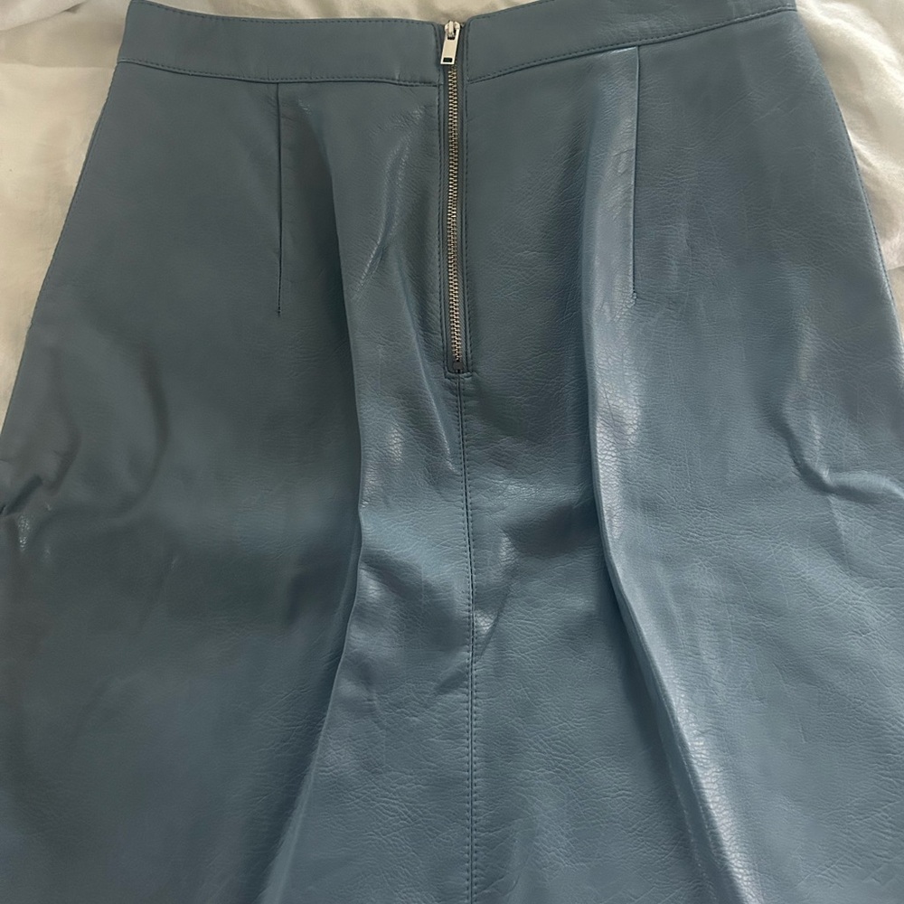 Zara blue faux leather mini skirt with zipper size S